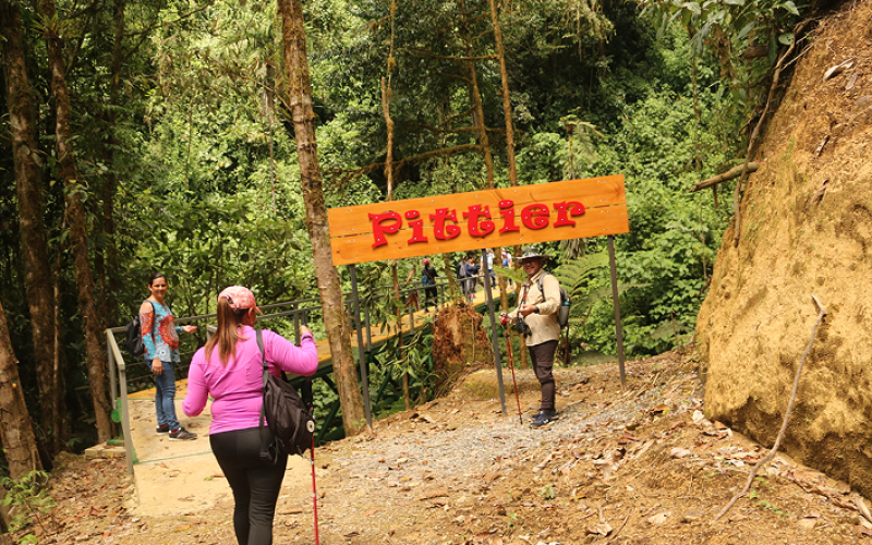 Turistar en el letrero pittier