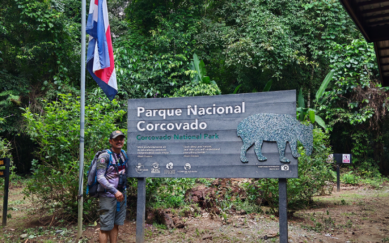 Persona en el letrero